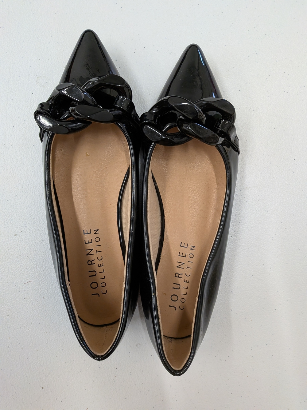 Journee Collection Women's Black Patent Pointed Toe Chain Ballet Flat
